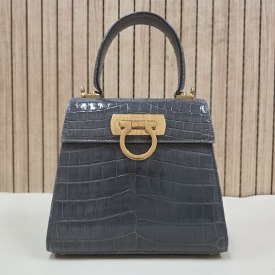 가방리페어ㅣ클리닝 이미지: [FERRAGAMO 페레가모] 오염 부분 리터치 작업건