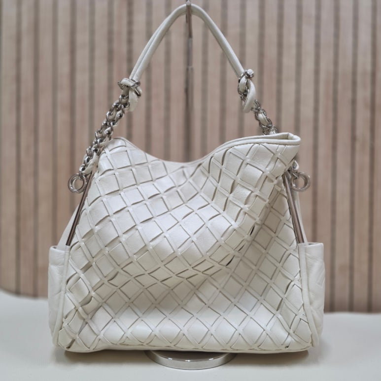 가방리페어ㅣ클리닝 이미지: [CHANEL 샤넬] 리빙백 변색 및 가죽 까짐 염색 수선 후기