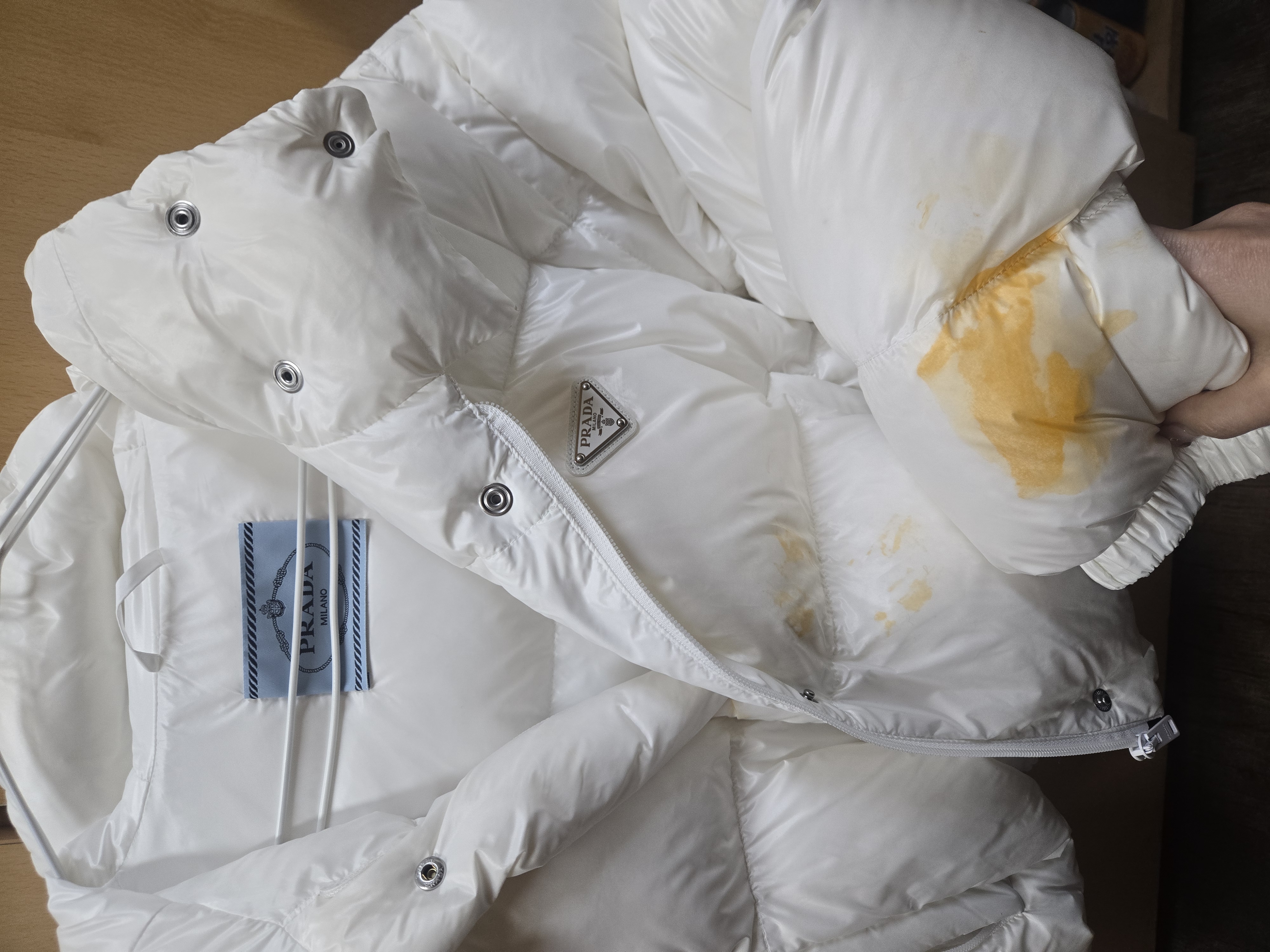 오염문의 이미지: 리나일론 화이트 패딩