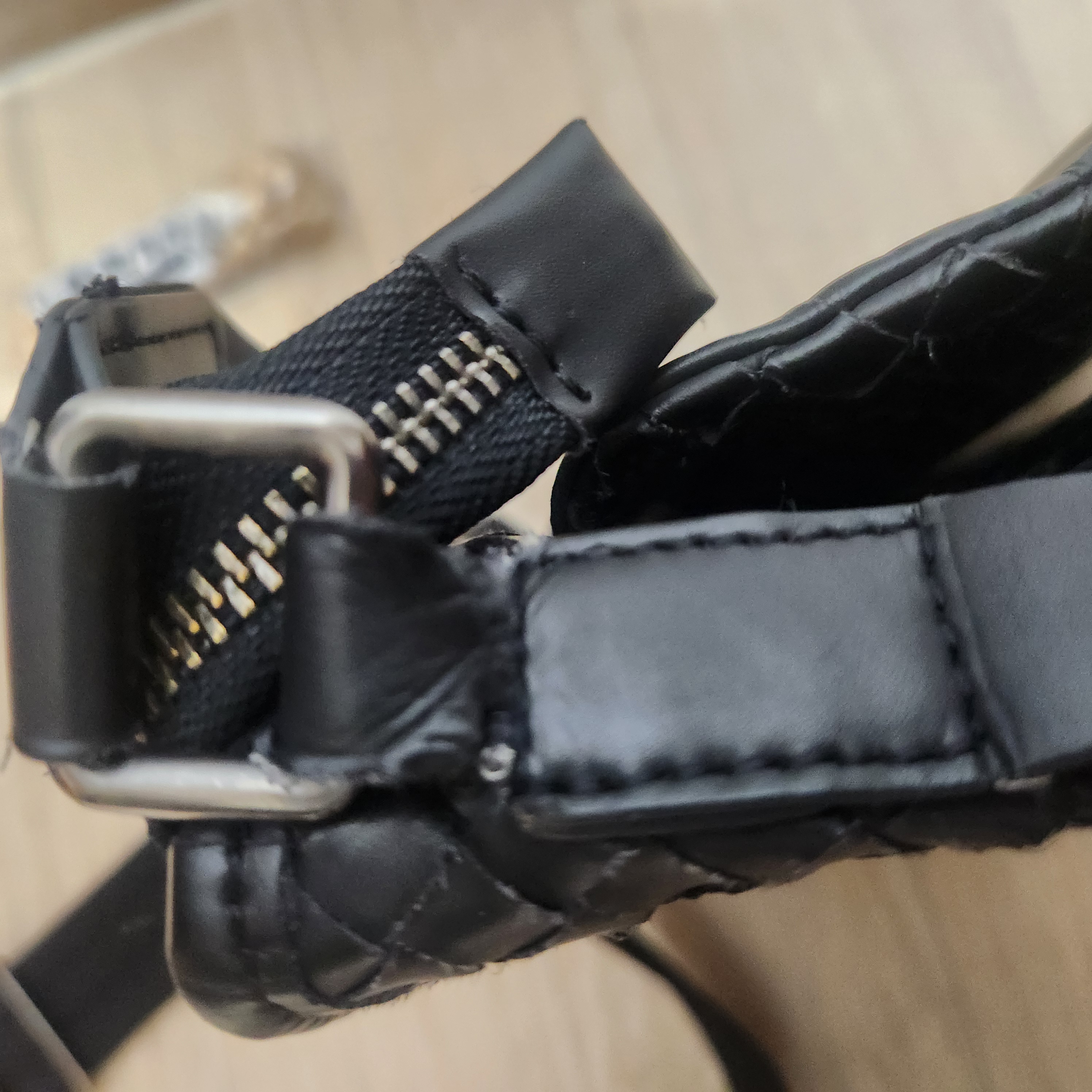 오염문의 이미지: 보테크로스백 수선