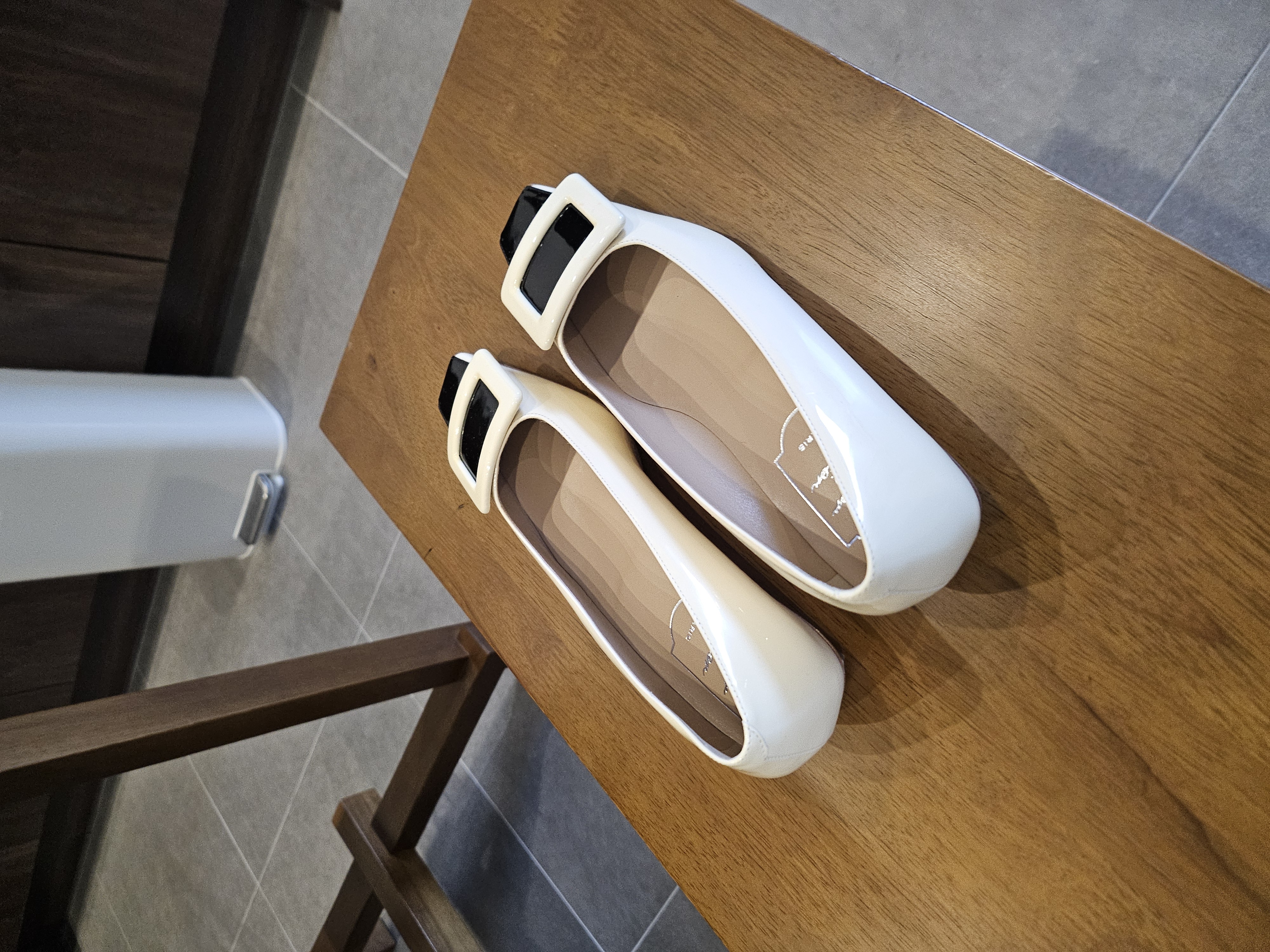 오염문의 이미지: 구두 비브람 비용문의