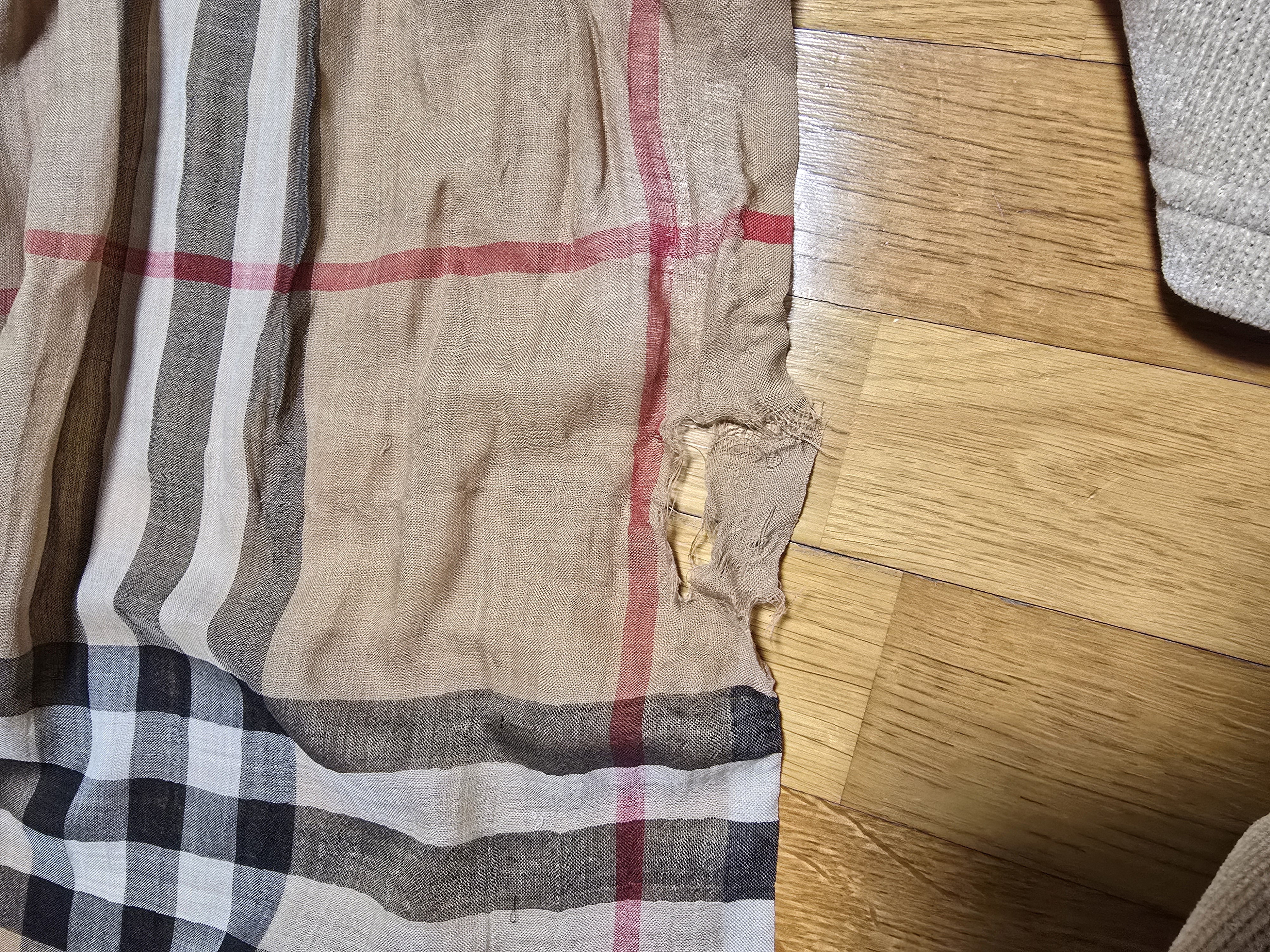 오염문의 이미지: 스카프