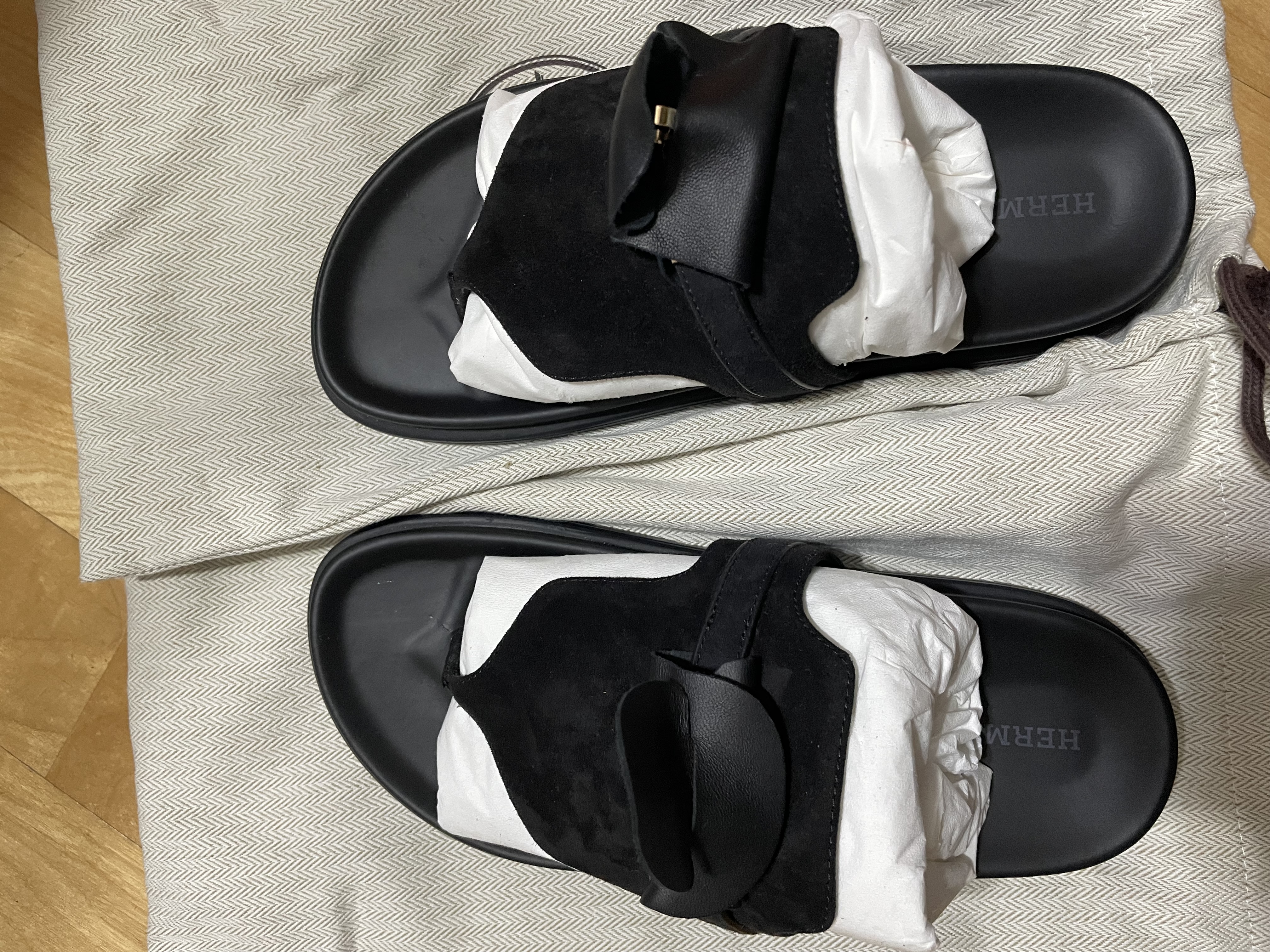 오염문의 이미지: 슬리퍼 밑창 보강