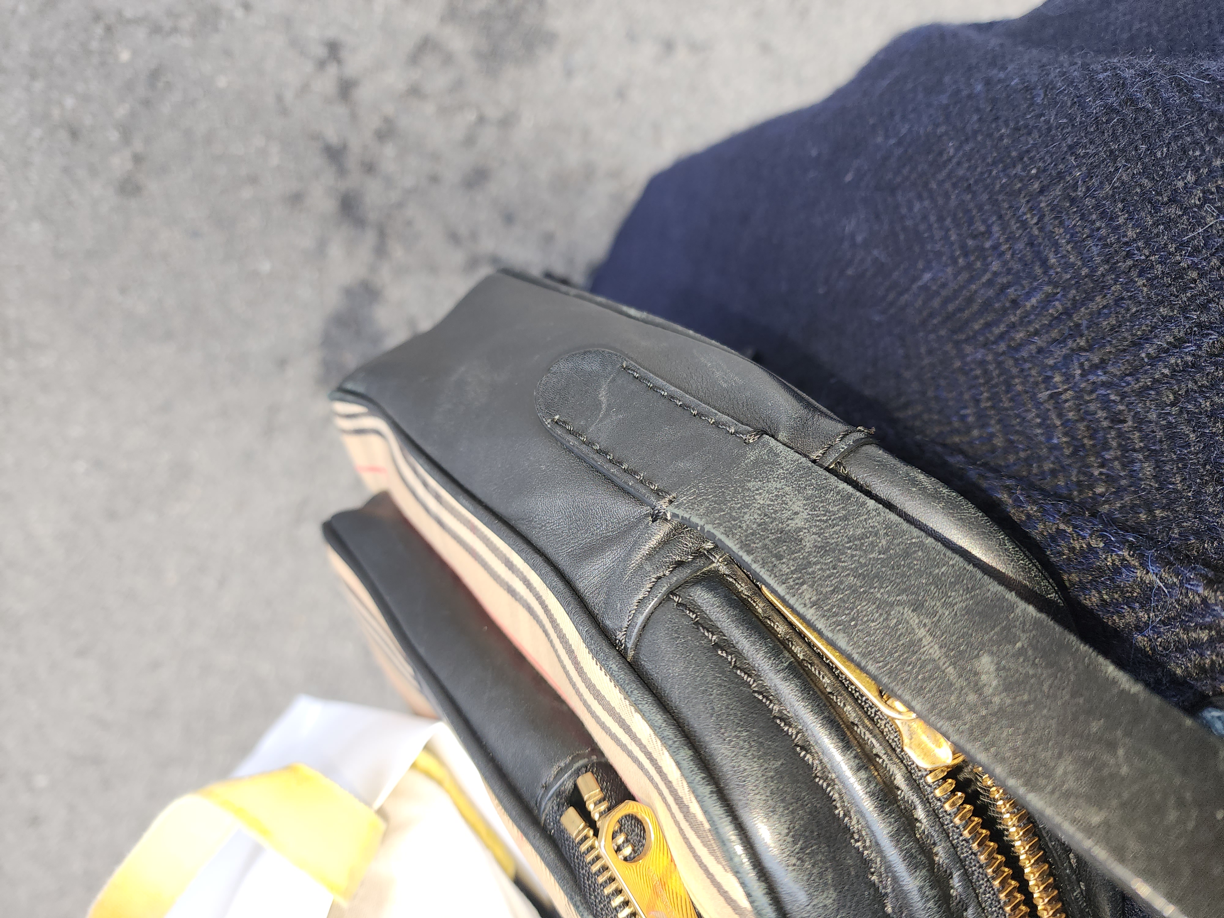 오염문의 이미지: 가방 끈 수선문의